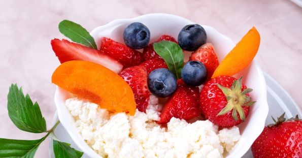 Cottage Cheese With Fruits